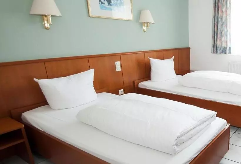 Hotelli Der Grüne Baum