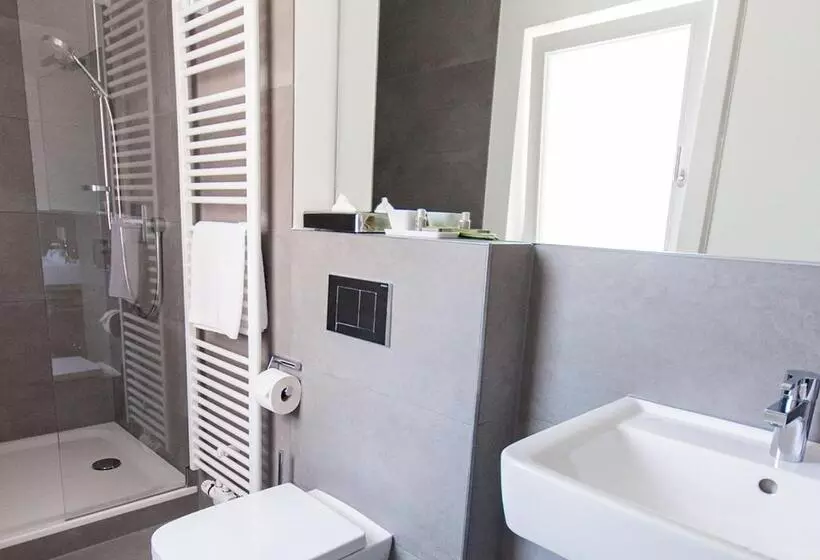 Hotelli Der Grüne Baum