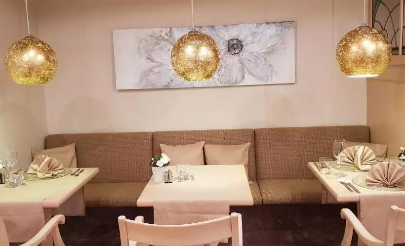 Majatalo 5 Luxus Suite Engel