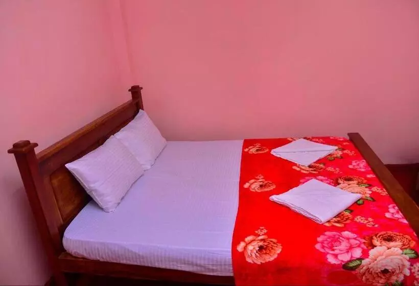 ペンション Lak Sewana Home Stay