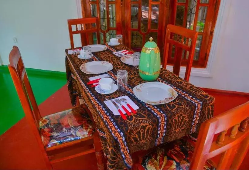 ペンション Lak Sewana Home Stay