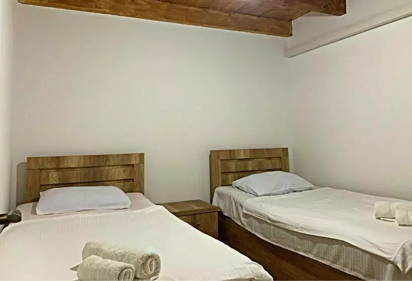 تختخواب و صبحانه Old City