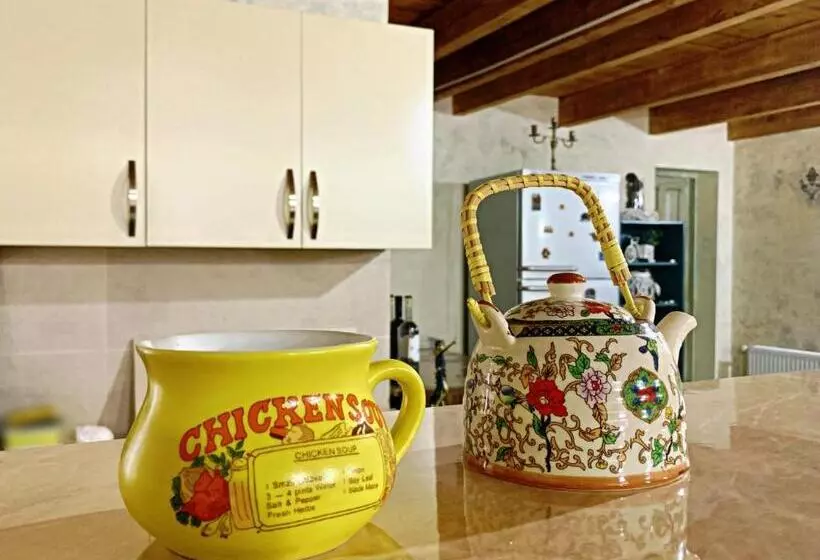 تختخواب و صبحانه Old City