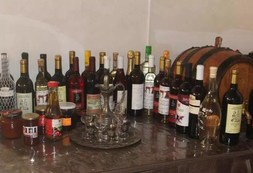 تختخواب و صبحانه Old City