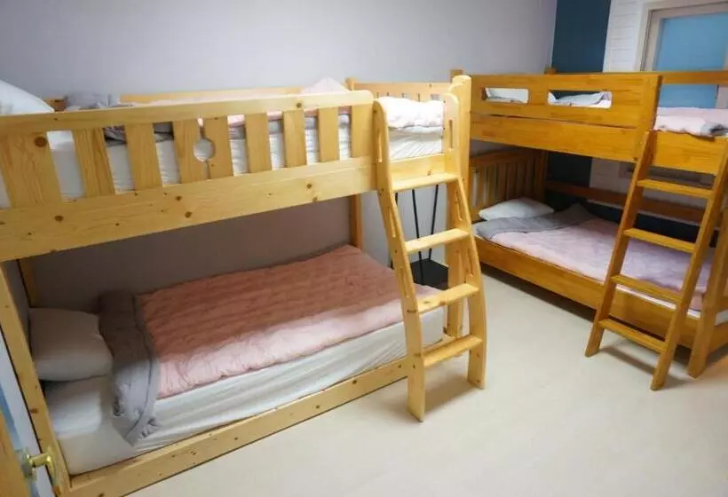 ペンション Airport Guesthouse