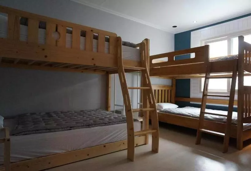 ペンション Airport Guesthouse