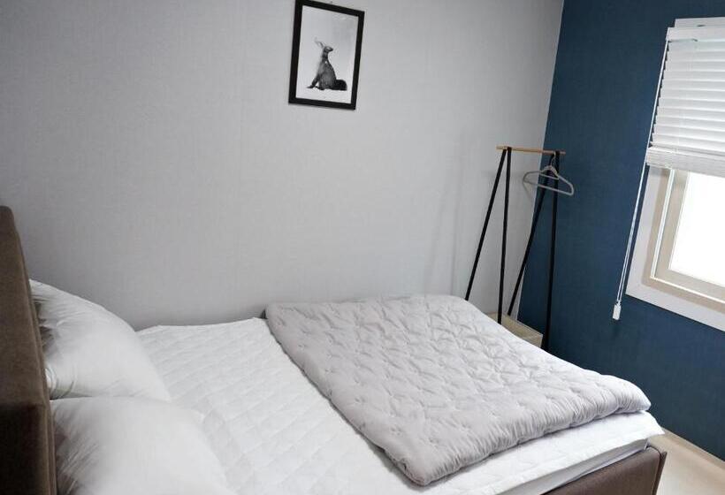 بنسيون Airport Guesthouse