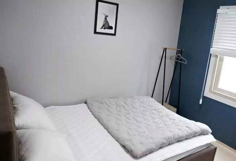 ペンション Airport Guesthouse