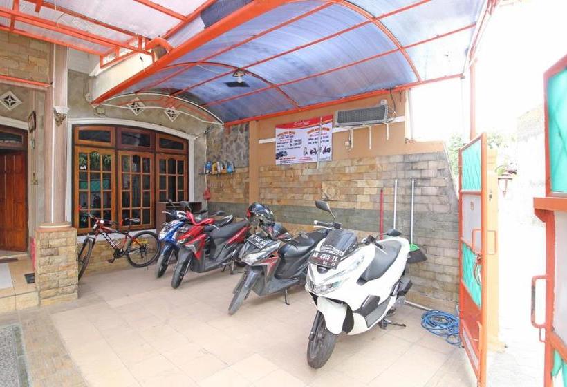 펜션 Reddoorz Near Mall Ambarukmo Yogyakarta