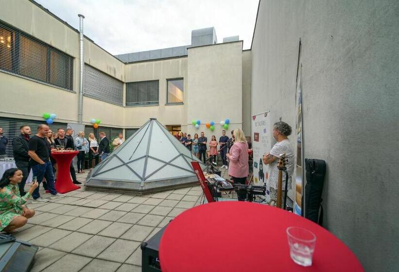 Chors Like A Hotel   1st World Nft Block & Art Capsule Hostel Metachors