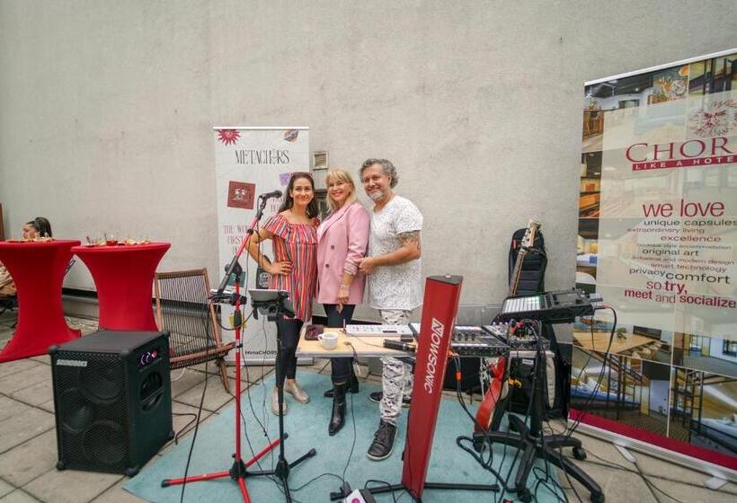 Chors Like A Hotel   1st World Nft Block & Art Capsule Hostel Metachors