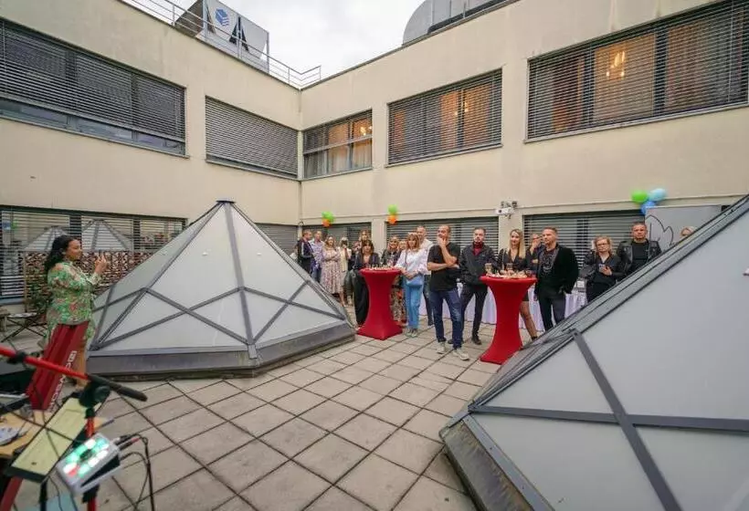 Chors Like A Hotel   1st World Nft Block & Art Capsule Hostel Metachors