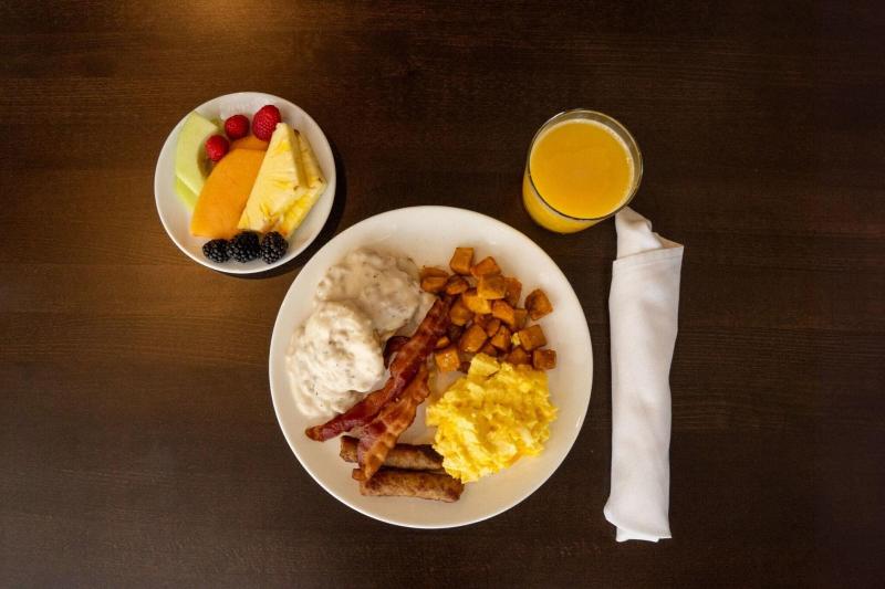 Cyrus Hotel, Topeka, A Tribute Portfolio