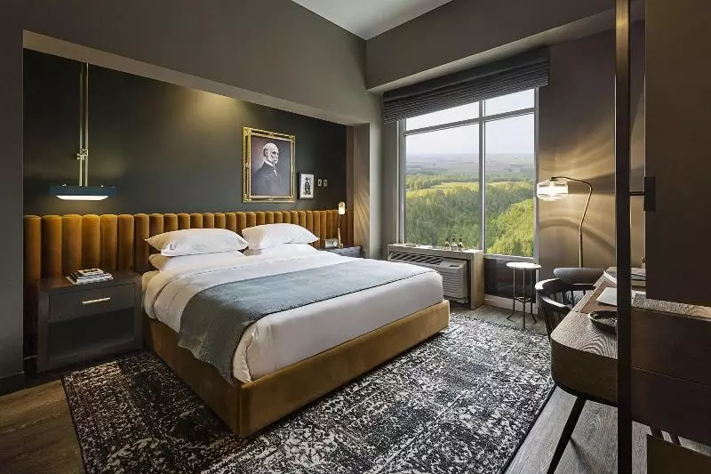 Cyrus Hotel, Topeka, A Tribute Portfolio