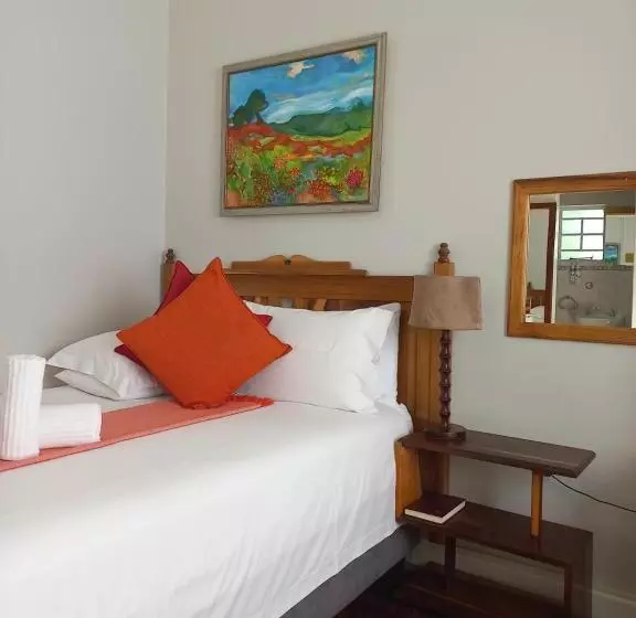 Majatalo Dreamers Guesthouse   No Loadshedding