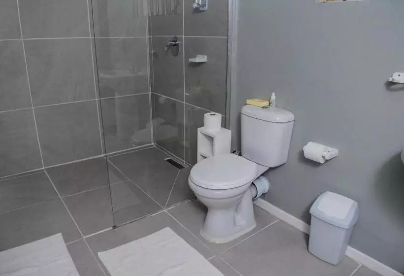 Majatalo Dreamers Guesthouse   No Loadshedding