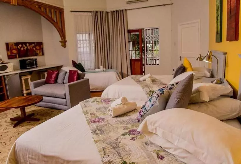 Majatalo Dreamers Guesthouse   No Loadshedding