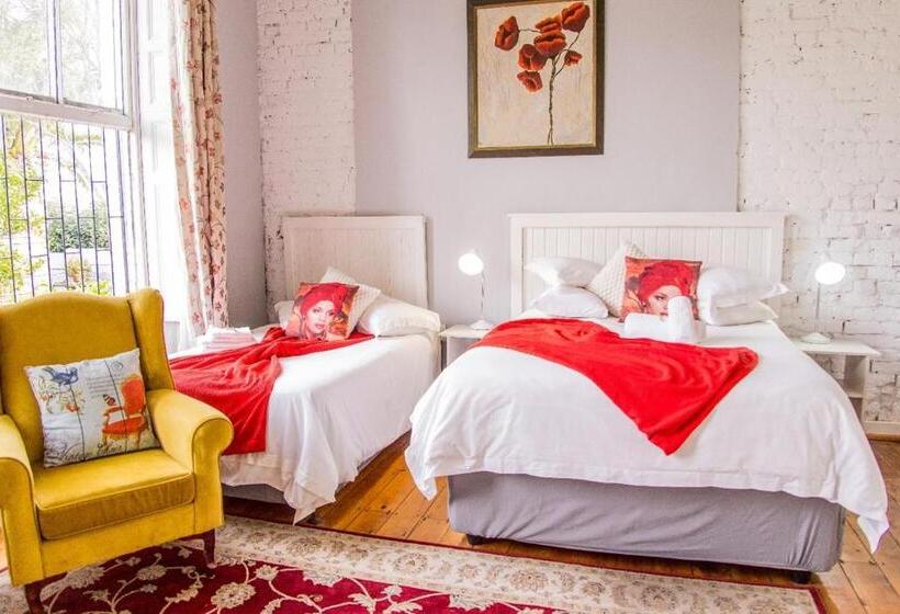 بنسيون Dreamers Guesthouse No Loadshedding