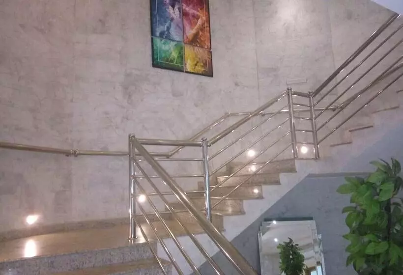 Eden Crest Hotel & Resort