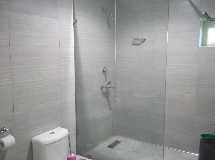 Eden Crest Hotel & Resort