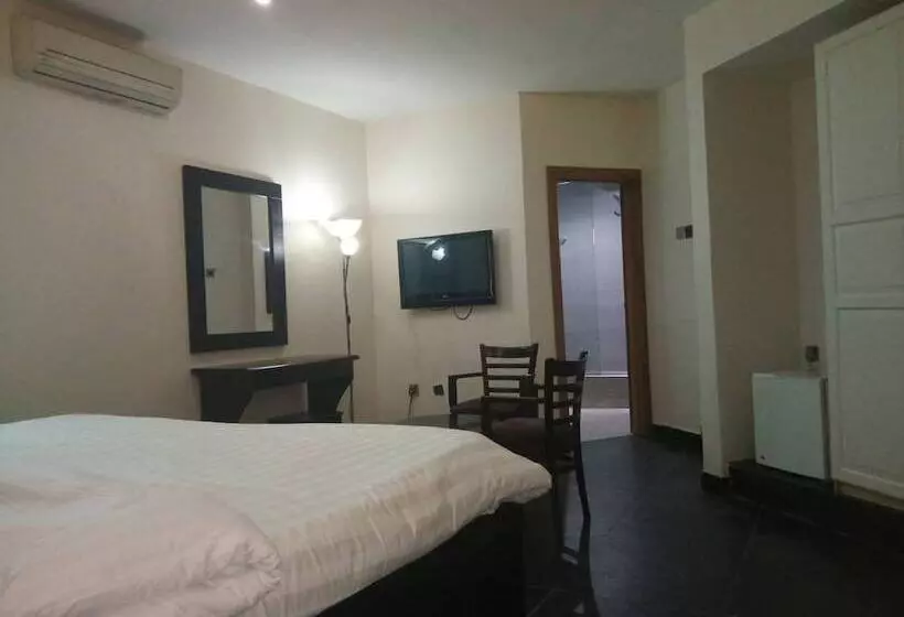 Eden Crest Hotel & Resort