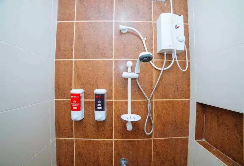 Hotelli Reddoorz Near Angeles University Foundation