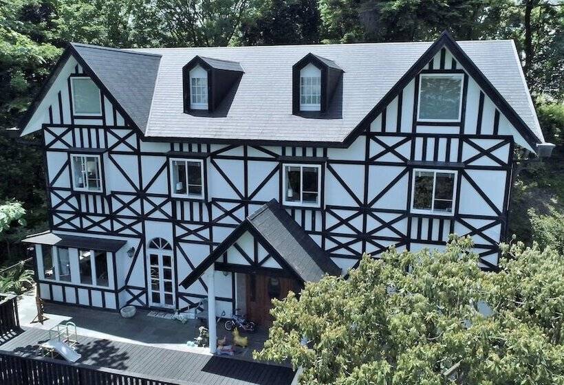 پانسیون Earthroof