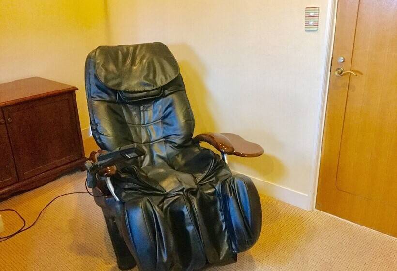 پانسیون Earthroof