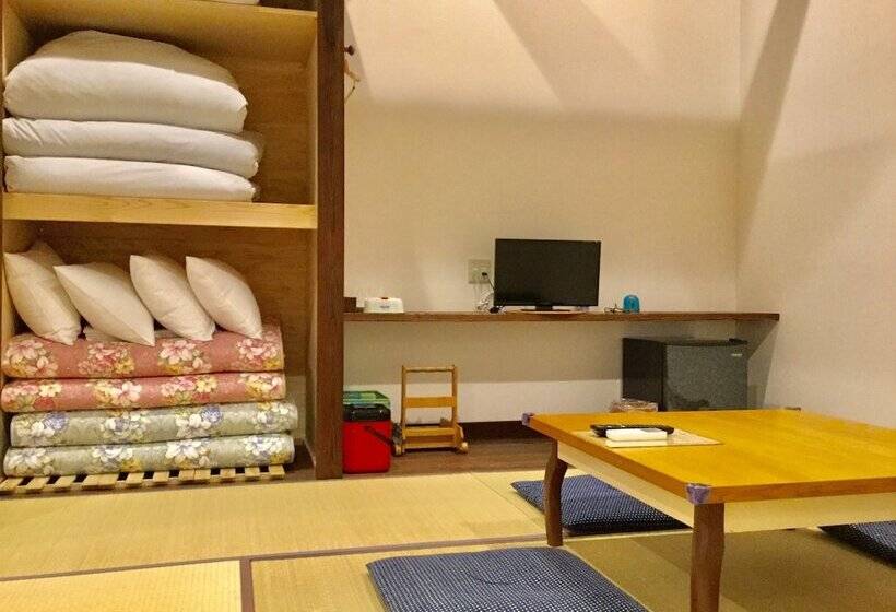 پانسیون Earthroof