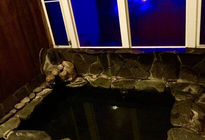 پانسیون Earthroof