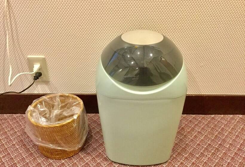 پانسیون Earthroof