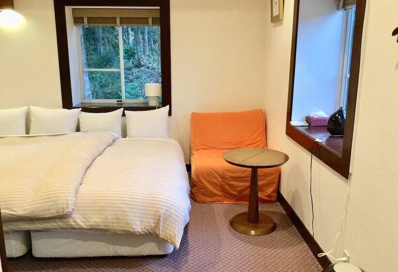 پانسیون Earthroof