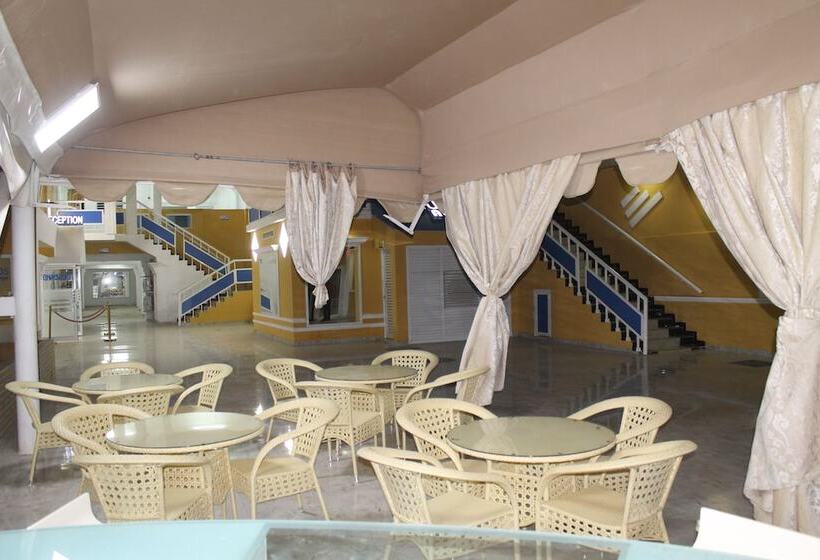 هتل Auberge Boulaos