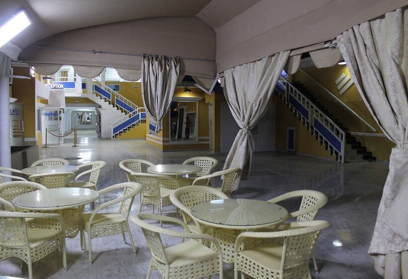 هتل Auberge Boulaos