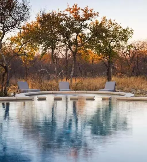 Resort Mushara Bush Camp