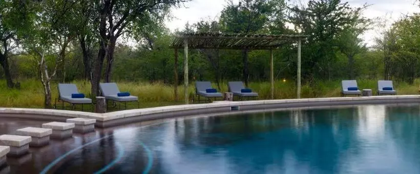 Resort Mushara Bush Camp