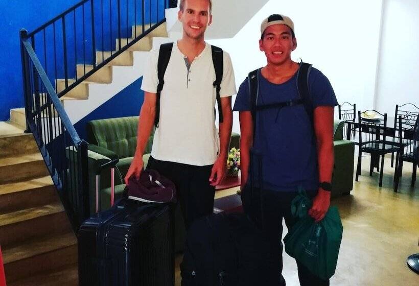 تختخواب و صبحانه House Of Ahasna