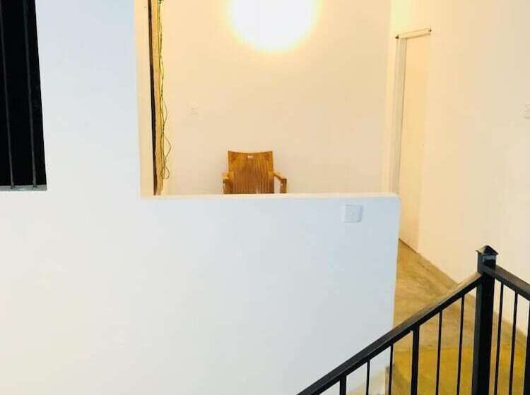 تختخواب و صبحانه House Of Ahasna