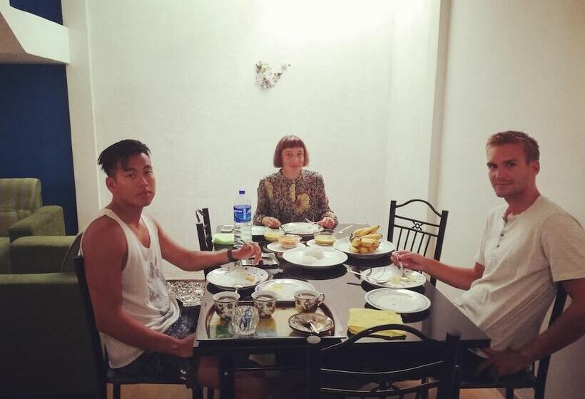 تختخواب و صبحانه House Of Ahasna