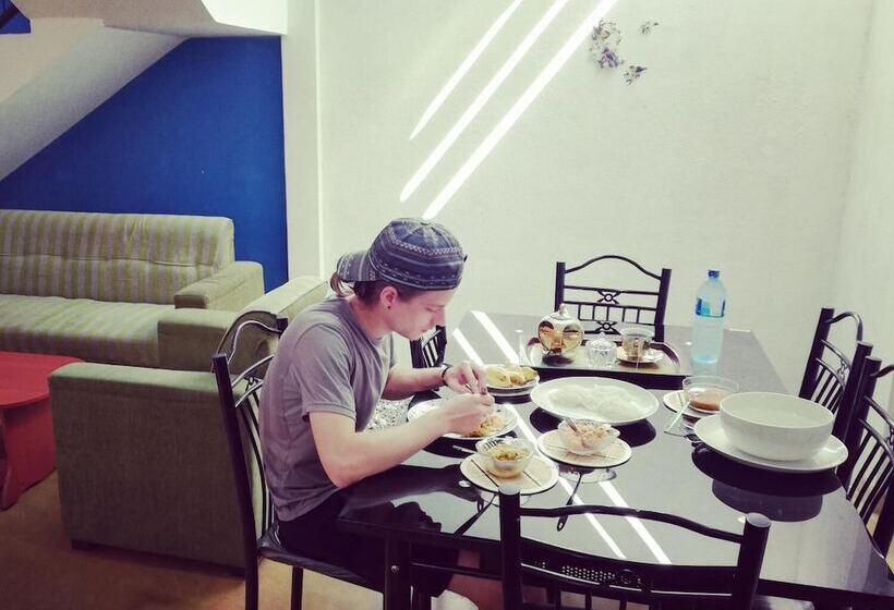 تختخواب و صبحانه House Of Ahasna