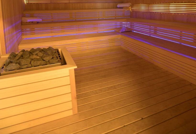 Grand Hotel De Kintélé