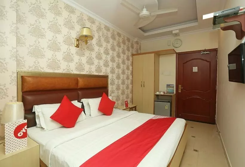 ホテル Oyo 13355 Grest