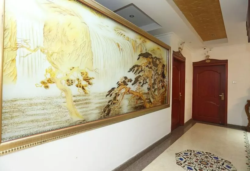 ホテル Oyo 13355 Grest