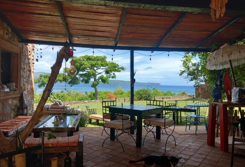 تختخواب و صبحانه El Castillo