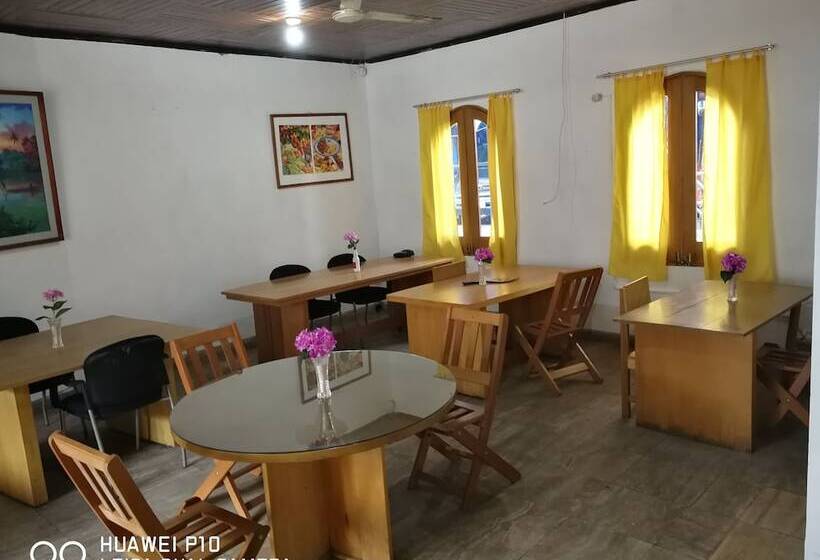 تختخواب و صبحانه Poseidon Guest House