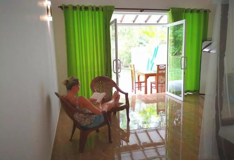 تختخواب و صبحانه Abhimani Bungalows