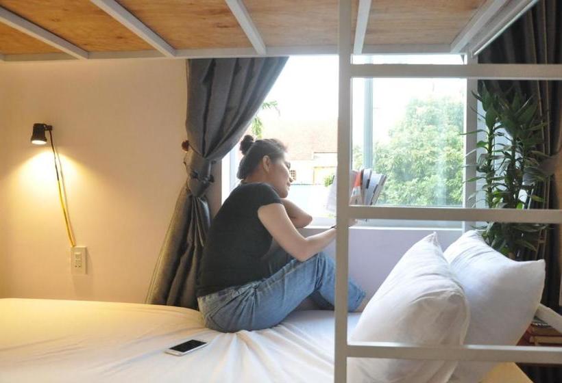 تختخواب و صبحانه Bon Ami Hostel