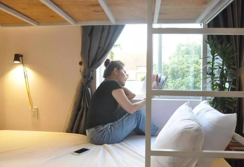 تختخواب و صبحانه Bon Ami Hostel