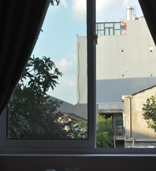 تختخواب و صبحانه Bon Ami Hostel