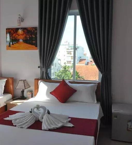 تختخواب و صبحانه Bon Ami Hostel